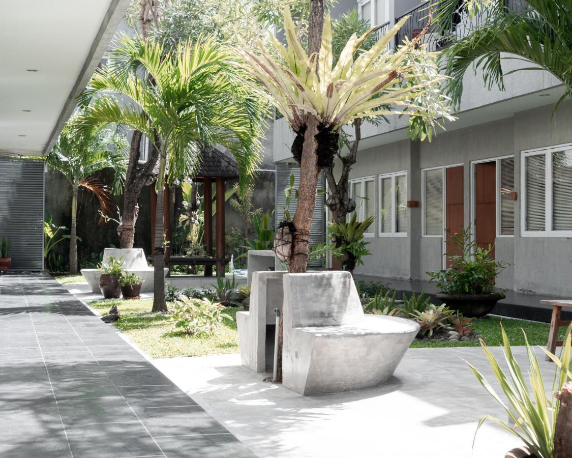 Seruni Guest House Denpasar Extérieur photo