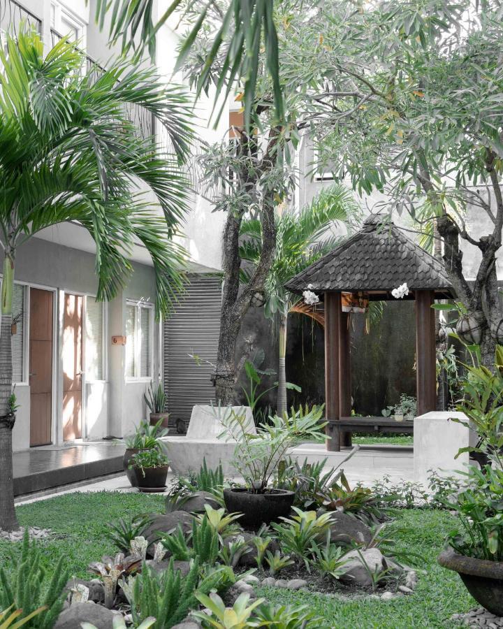 Seruni Guest House Denpasar Extérieur photo