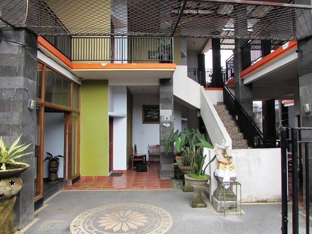 Seruni Guest House Denpasar Extérieur photo